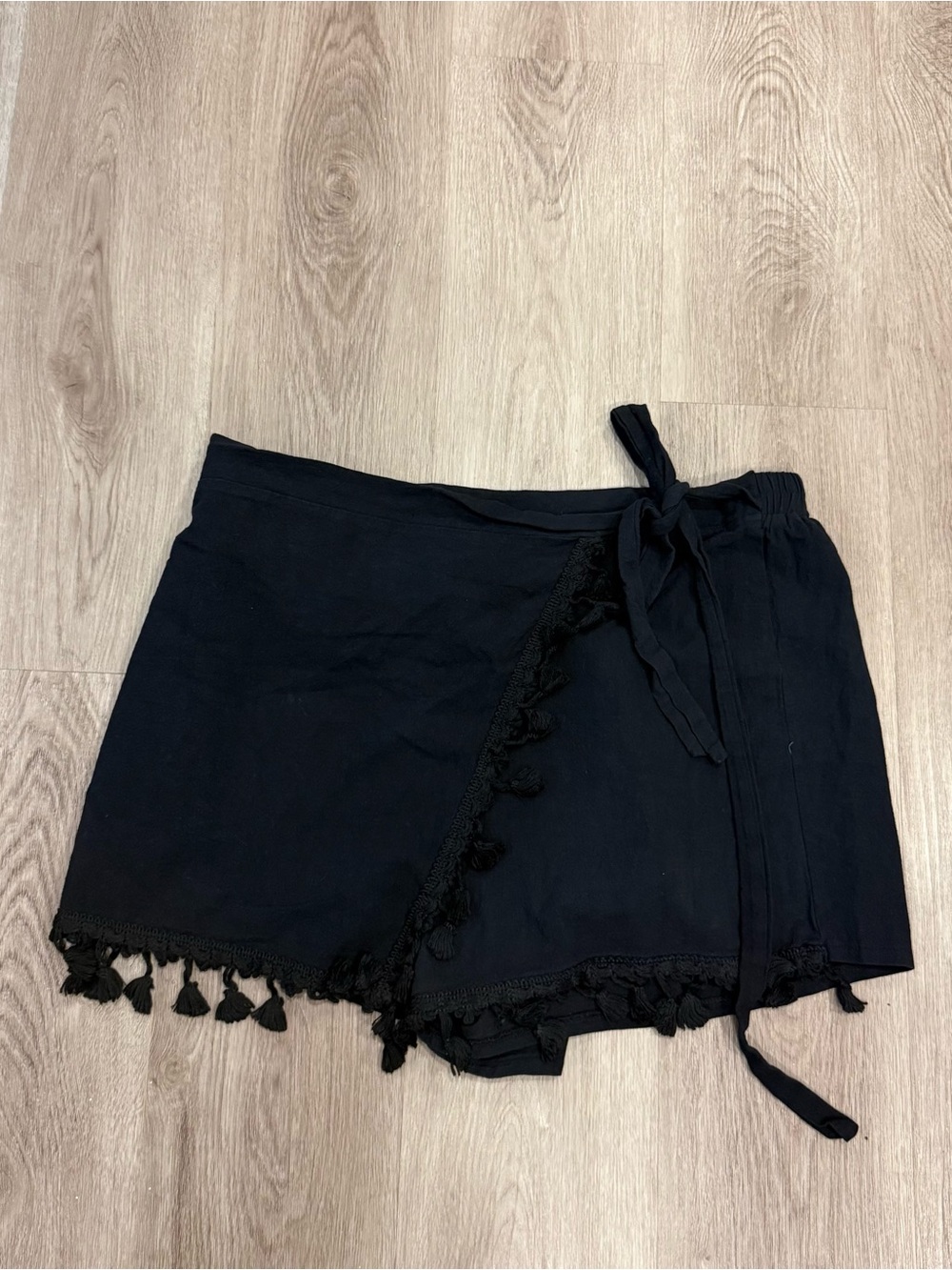 SHEIN Black Tassel Wrap Skirted Short